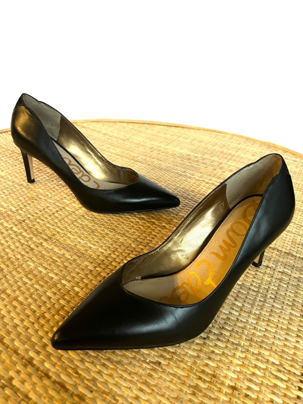 Sam Edelman Orella Black Leather pointed toe
Pump 3” kitten Heels suede detail 8